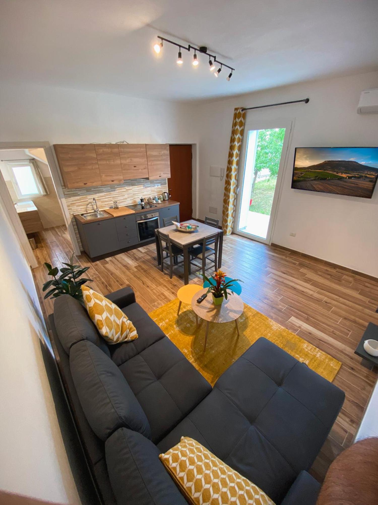 Alessandra'S Apartment ساساري المظهر الخارجي الصورة